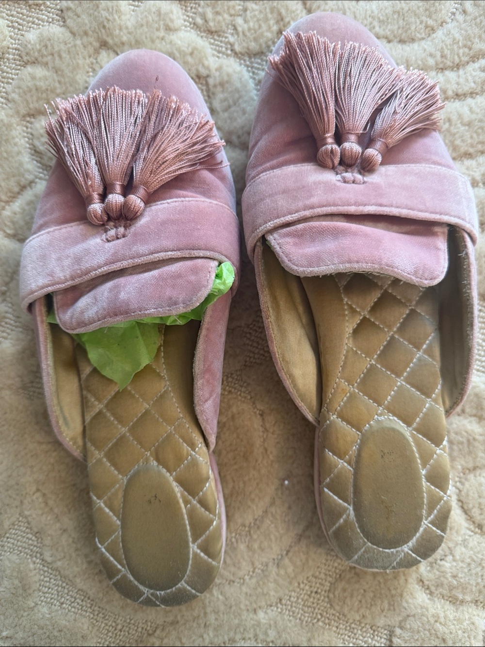 Birdies Blush pink Velvet Tassel slipper, 9.5 good condition Comfy!